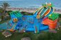 Tobogán acuático multi modificado para requisitos particulares de los niños de la función, parque de atracciones inflable grande de la casa de la despedida del parque del agua