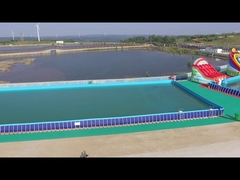 Parque acuático de diversiones tobogán acuático